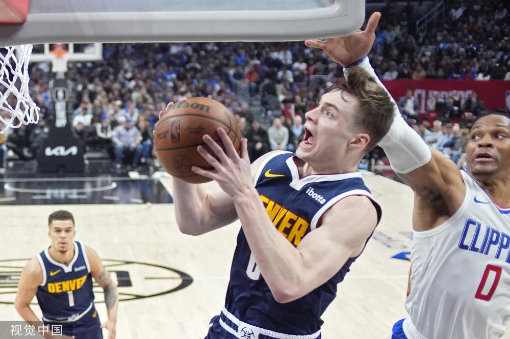 并在暂停后 并在暂停后